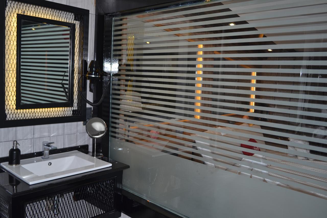 Gumus Palace Suites Istanbul Bagian luar foto
